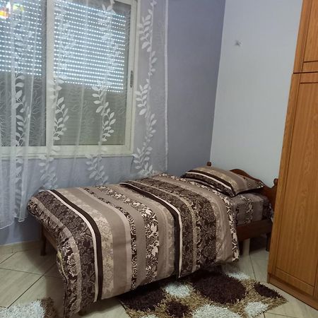 Flodril Appartment Durrës Exteriör bild