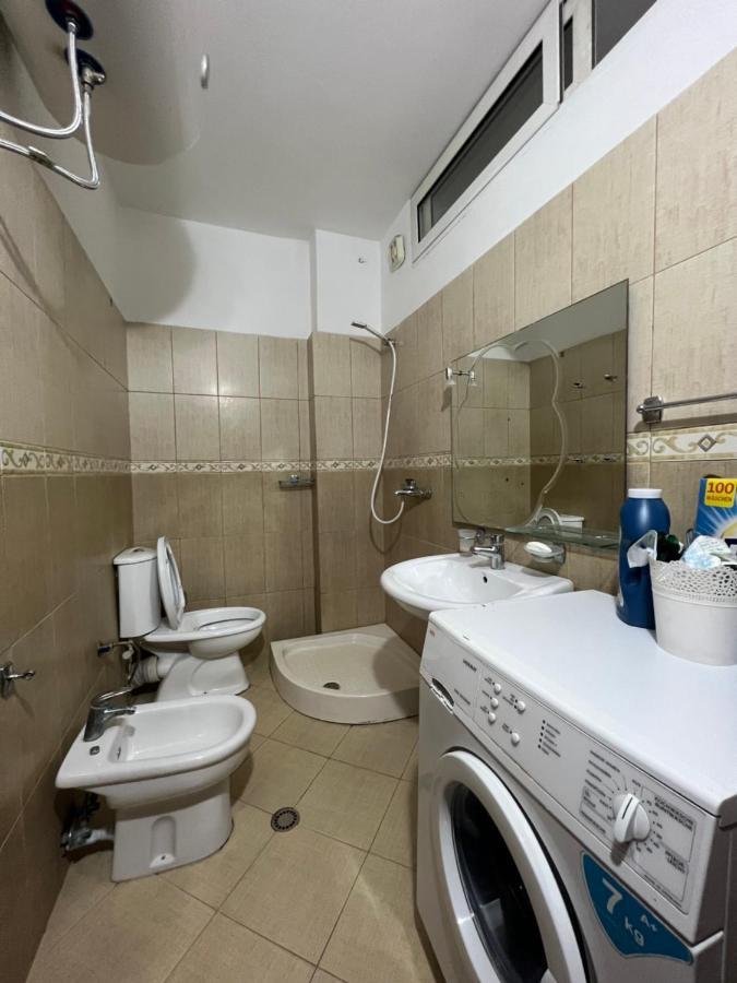 Flodril Appartment Durrës Exteriör bild